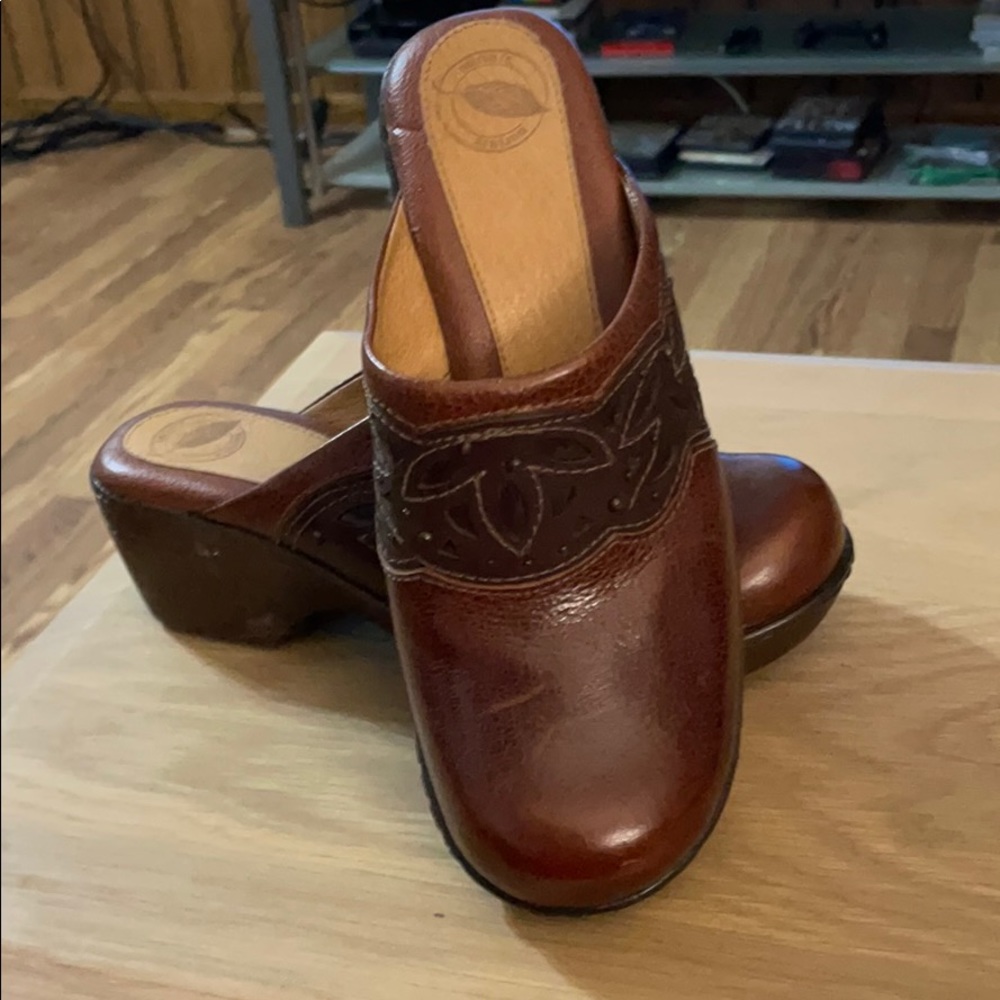 Brown clogs - Picture 4 of 7